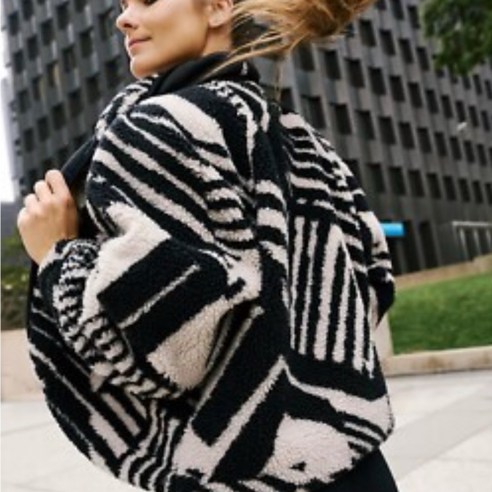 FP Movement Hit the Slopes Jacket           Black and White Patterned - Size L